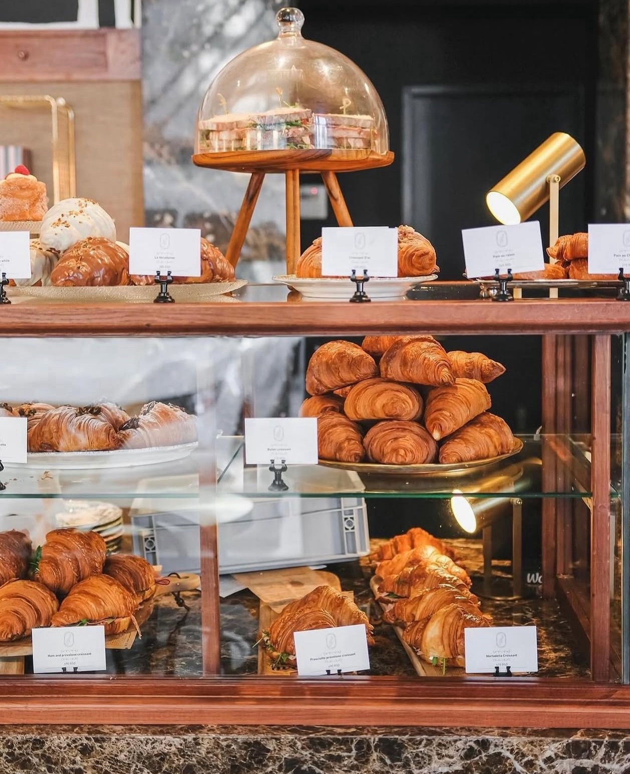 La BoULANGeRie — priprema kroasana
